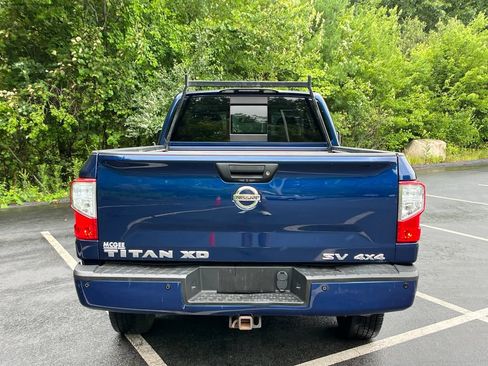 Used 2018 Nissan Titan SV w/ SV Convenience Package AWD/4WD image 4