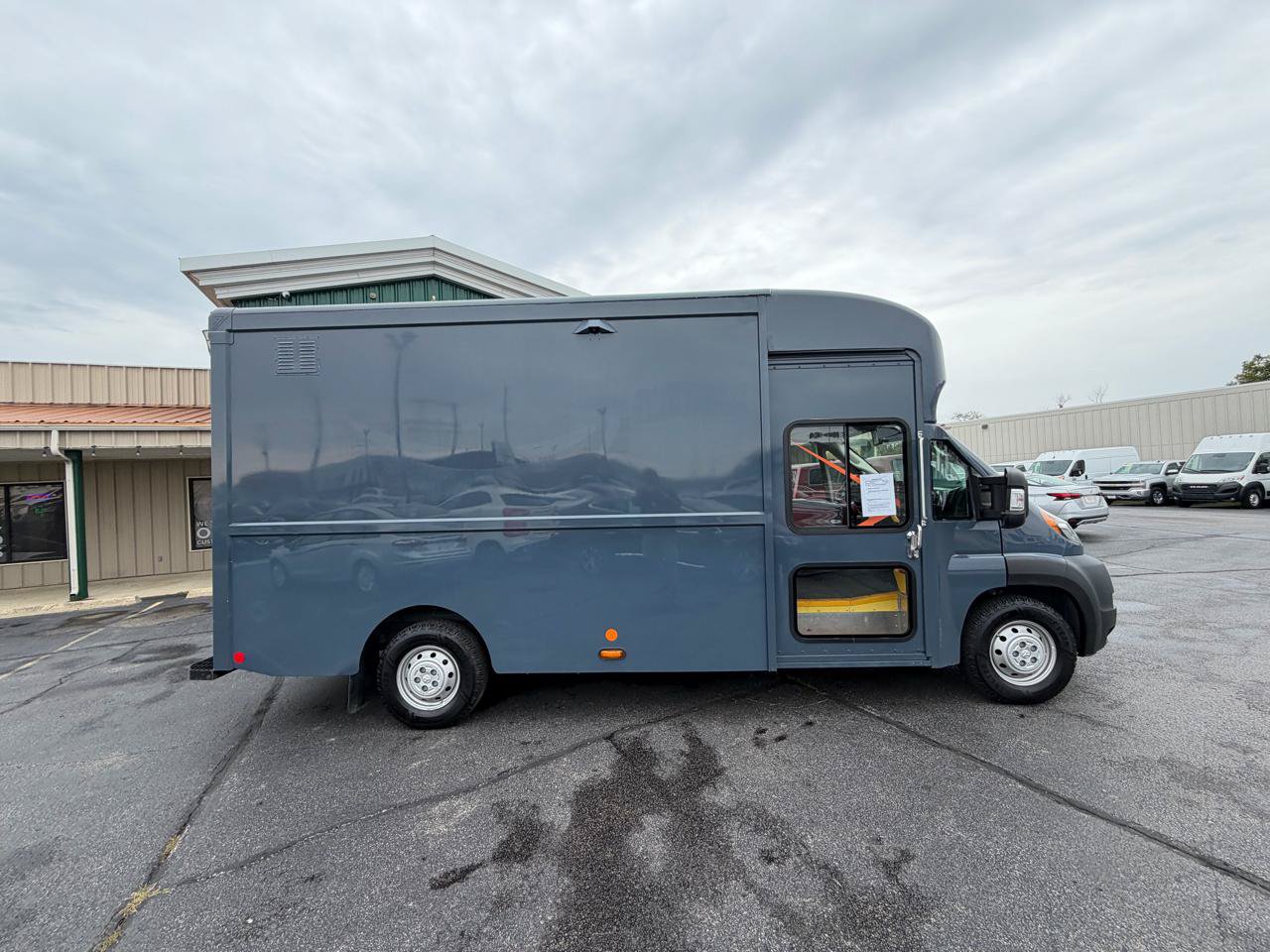 Used 2022 RAM ProMaster 3500 w/ Fleet Safety Group FWD image 2