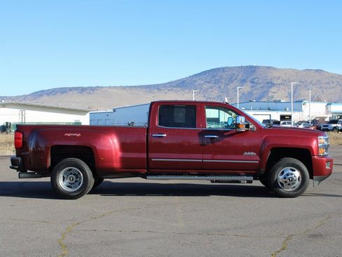 Used 2015 Chevrolet Silverado 3500 High Country w/ Duramax Plus Package image 7