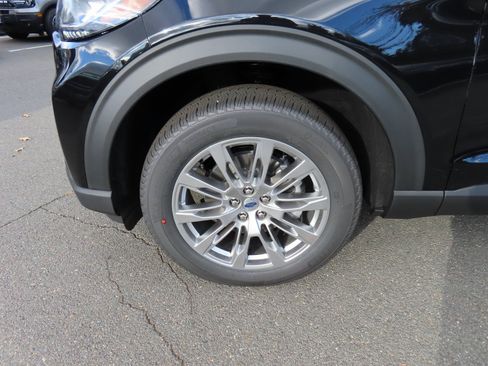 New 2026 Ford Explorer Active image 7