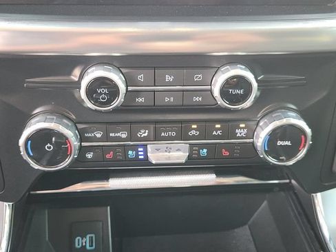 Used 2023 Ford F150 Lariat w/ FX4 Off-Road Package AWD/4WD image 21