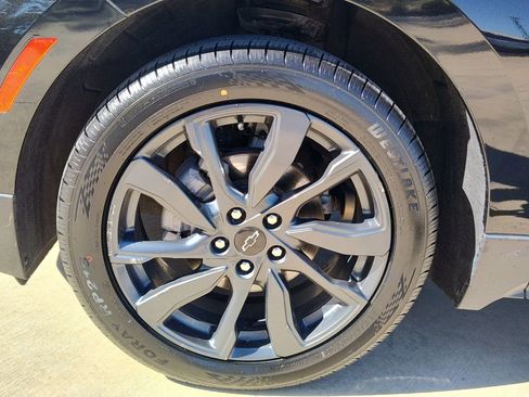 Used 2022 Chevrolet Equinox RS w/ Infotainment Package image 13