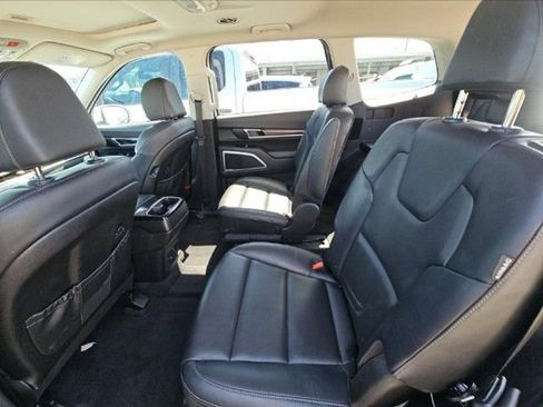 Used 2025 Kia Telluride S image 8