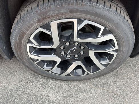 Used 2025 Chevrolet Silverado EV RST AWD/4WD image 11