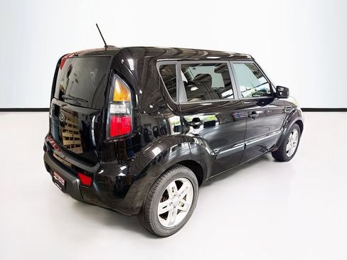 Used 2011 Kia Soul + w/ Audio Pkg FWD image 5