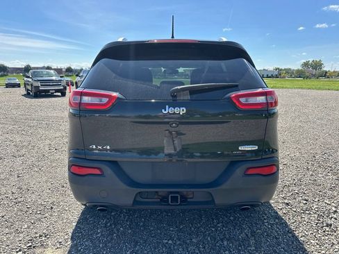 Used 2014 Jeep Cherokee Latitude w/ Comfort/Convenience Group AWD/4WD image 8