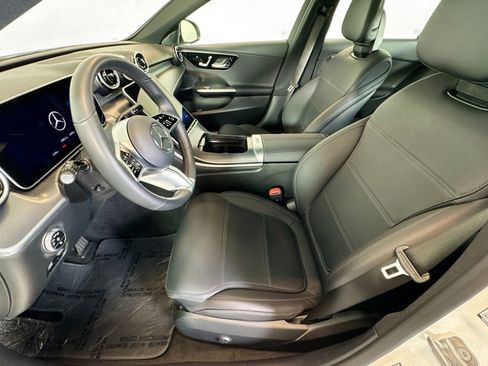 Used 2025 Mercedes-Benz C 300 4MATIC Sedan image 19