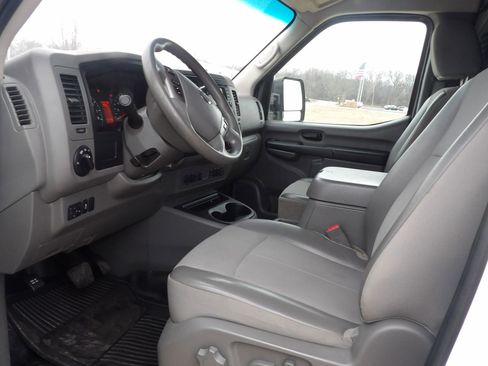 Used 2017 Nissan NV 3500 SL w/ Technology Package RWD image 16