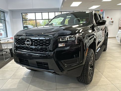 New 2026 Nissan Frontier SV image 2