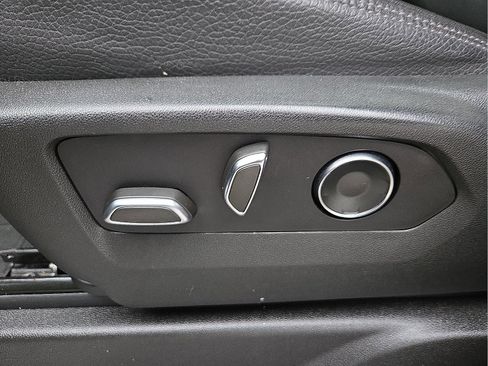 Used 2021 GMC Yukon XL Denali w/ Denali Premium Package image 16