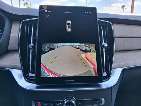 New 2026 Volvo XC90 B5 Core AWD/4WD image 8