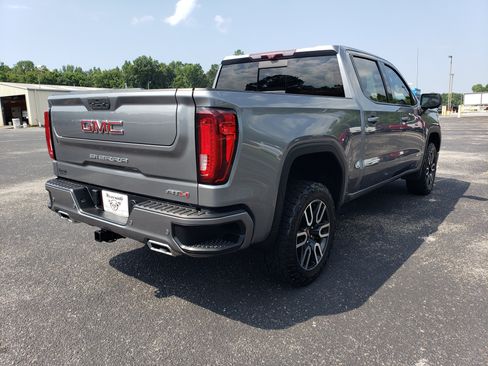Used 2021 GMC Sierra 1500 AT4 w/ AT4 Value Package AWD/4WD image 3