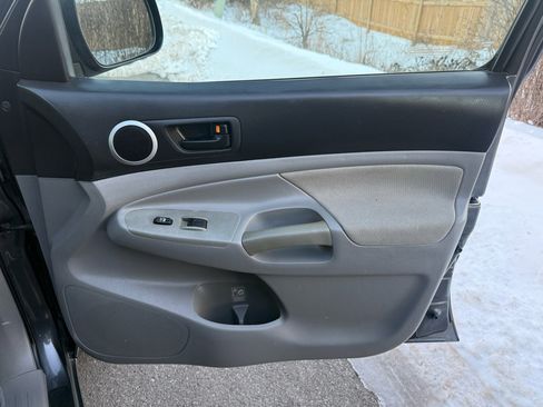 Used 2010 Toyota Tacoma 4x4 Access Cab V6 image 31