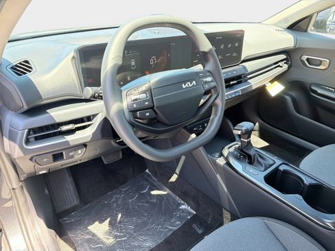 New 2026 Kia K4 FWD image 18