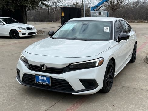 Used 2024 Honda Civic Sport image 1