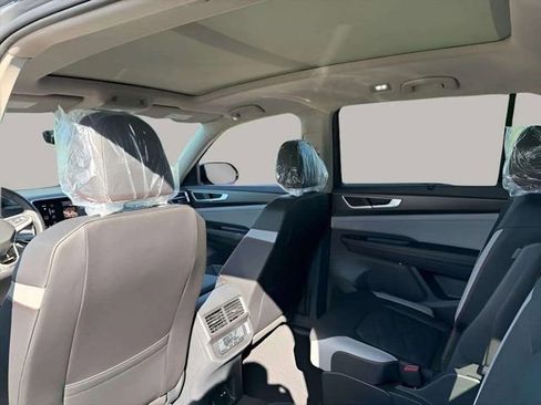 New 2026 Volkswagen Atlas Peak Edition AWD/4WD image 4