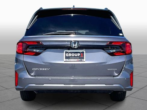 New 2026 Honda Odyssey Touring image 4