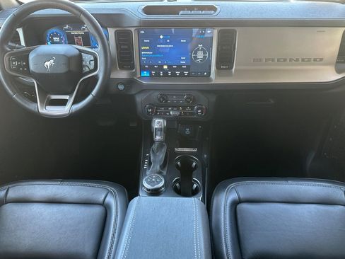 Used 2025 Ford Bronco Outer Banks AWD/4WD image 13