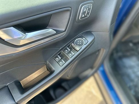 Used 2022 Ford Escape Titanium w/ Class II Trailer Tow Package image 16