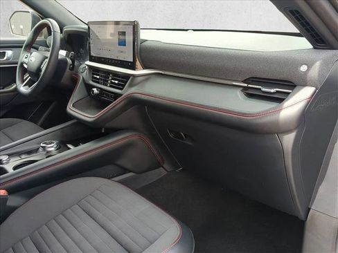Used 2025 Ford Explorer ST-Line image 23