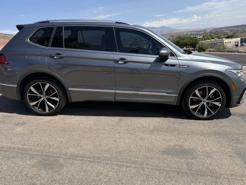 Used 2022 Volkswagen Tiguan SEL R-Line AWD/4WD image 6