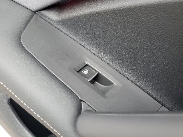 New 2026 Volkswagen Tiguan SE R-Line FWD image 14