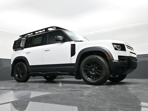 Used 2023 Land Rover Defender 110 S image 26