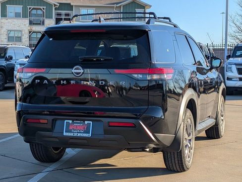 New 2026 Nissan Pathfinder SV FWD image 4
