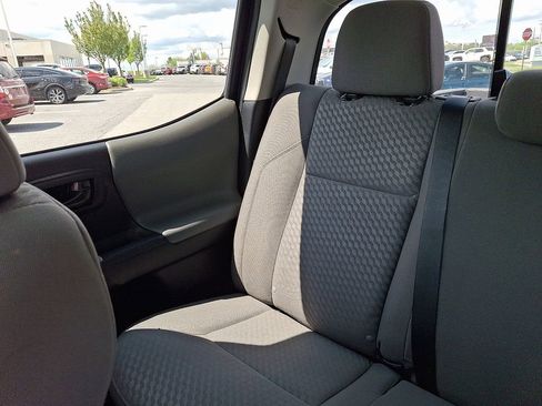 Used 2023 Toyota Tacoma SR5 AWD/4WD image 18