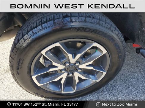 Used 2024 Jeep Wrangler Unlimited w/ LED Headlamp & Fog Lamp Group image 9