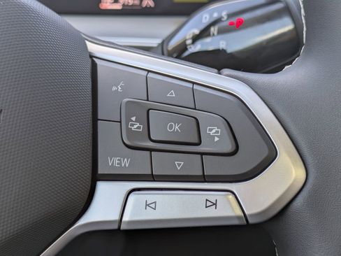 New 2026 Volkswagen Tiguan SE image 25