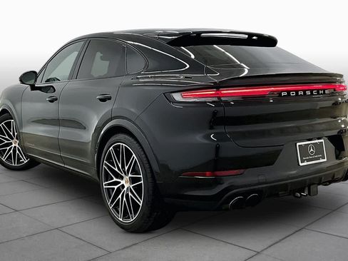 Used 2025 Porsche Cayenne S AWD/4WD image 12