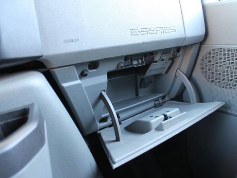 Used 2014 Ford E-350 and Econoline 350 Extended Super Duty image 35