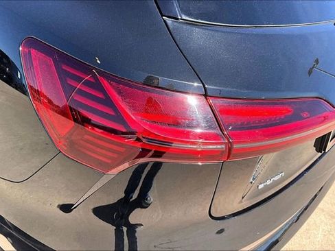 Used 2022 Audi e-tron Premium Plus w/ Premium Plus Package image 32