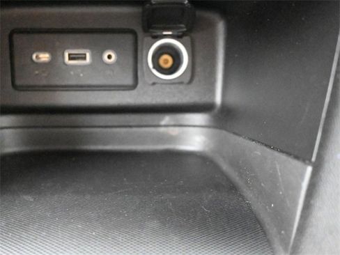 Used 2020 Chevrolet Equinox LS w/ LS Convenience Package image 4