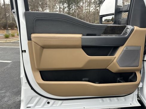 Used 2023 Ford F250 Lariat w/ Chrome Package image 65