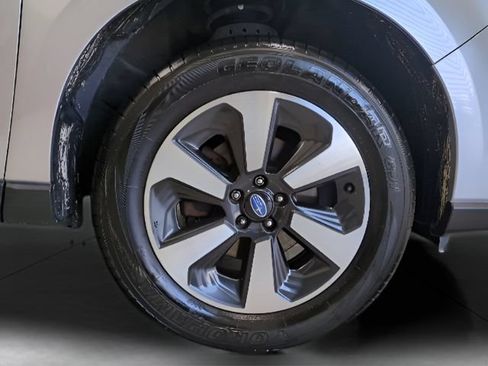 Used 2018 Subaru Forester 2.5i Premium w/ All-Weather Package AWD/4WD image 31