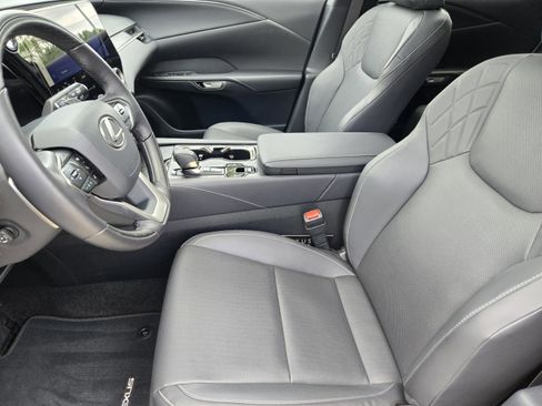 Used 2025 Lexus RX 350 Premium w/ Accessory Package (Z1) FWD image 9