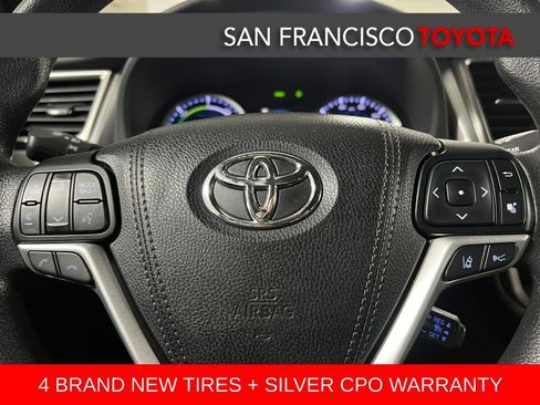 Certified 2017 Toyota Highlander LE image 34
