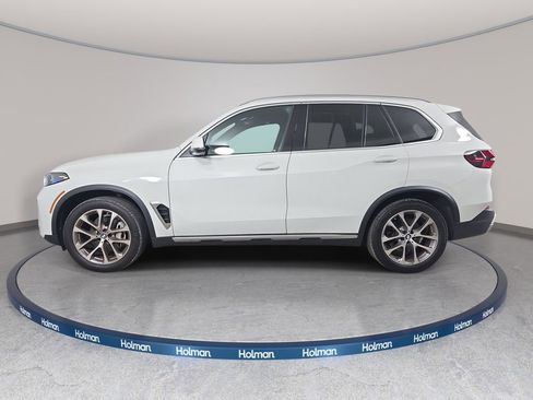 Certified 2025 BMW X5 xDrive40i w/ Parking Assistance Package AWD/4WD image 9