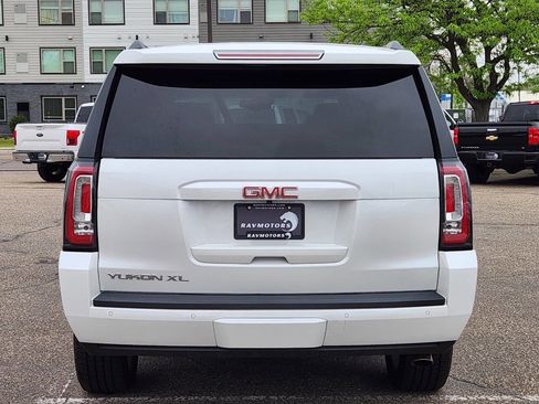 Used 2019 GMC Yukon XL SLT w/ Premium Edition AWD/4WD image 9