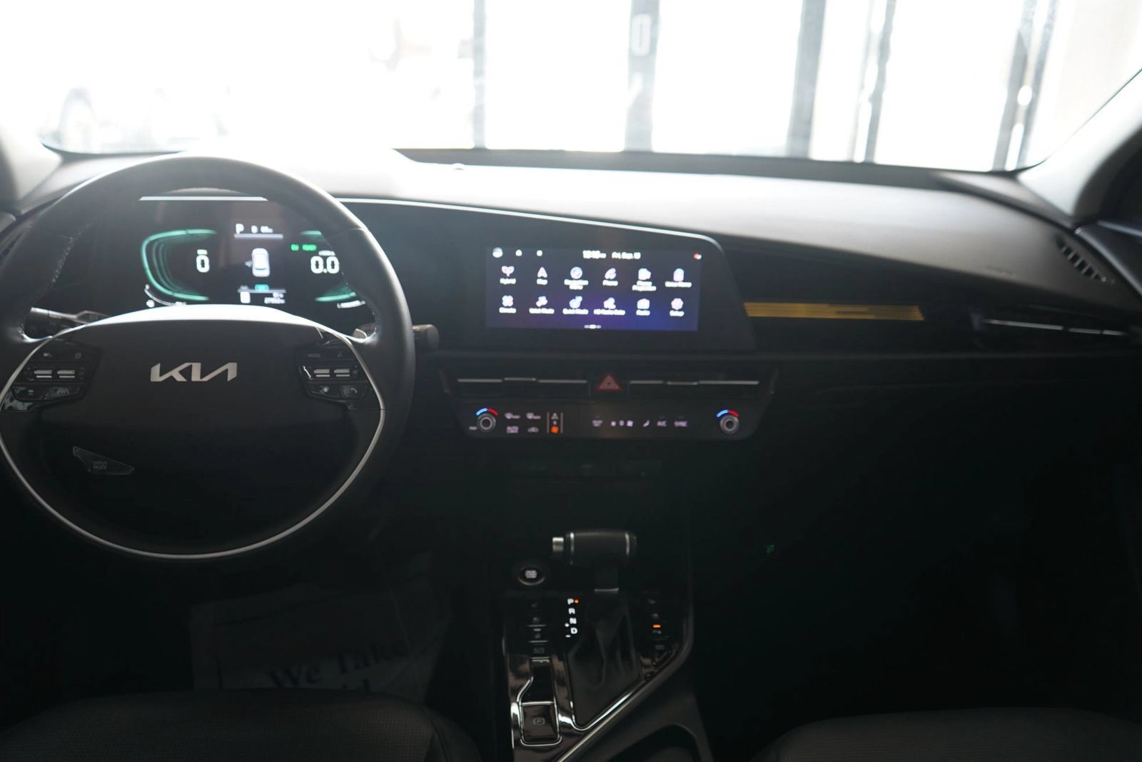 Used 2023 Kia Niro FWD image 14