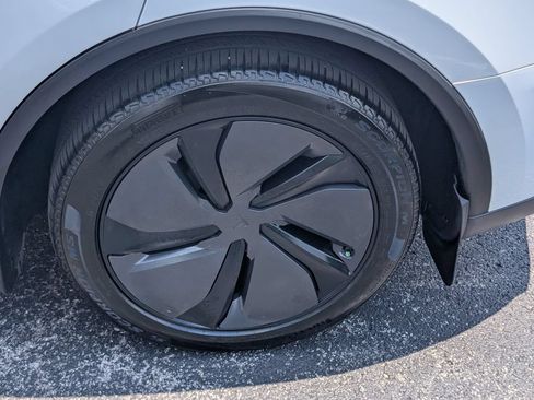 Used 2026 Tesla Model Y Long Range AWD/4WD image 23