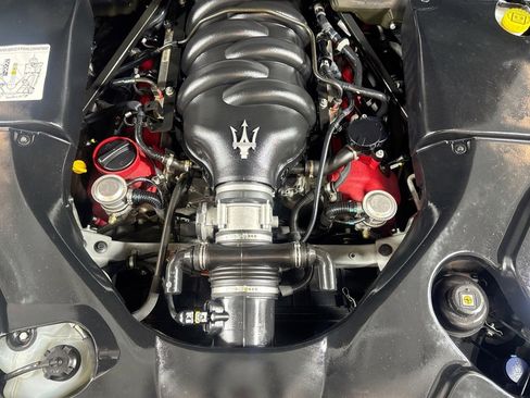 Used 2012 Maserati GranTurismo Sport RWD image 26