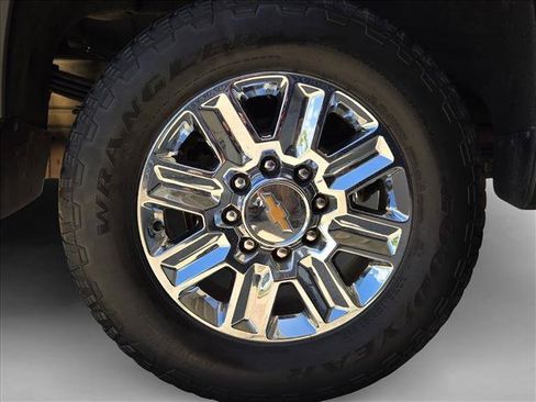 Used 2024 Chevrolet Silverado 3500 High Country w/ High Country Premium Package AWD/4WD image 23