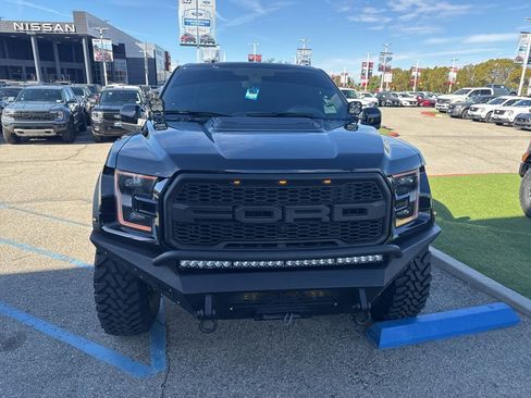 Used 2018 Ford F150 Raptor image 2