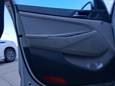 Used 2017 Hyundai Tucson SE w/ SE Popular Package 02 AWD/4WD image 25
