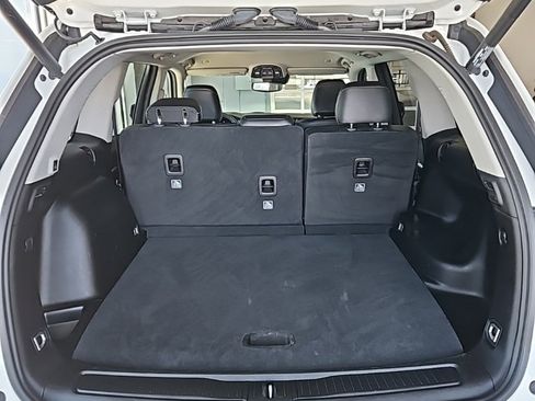 Used 2024 Jeep Grand Cherokee Limited image 19