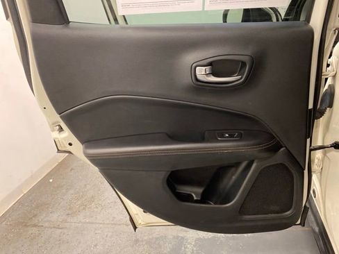 Used 2019 Jeep Compass Limited AWD/4WD image 21