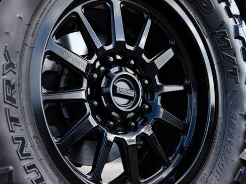 Used 2025 Ford F350 Platinum w/ Tremor Off-Road Package image 11